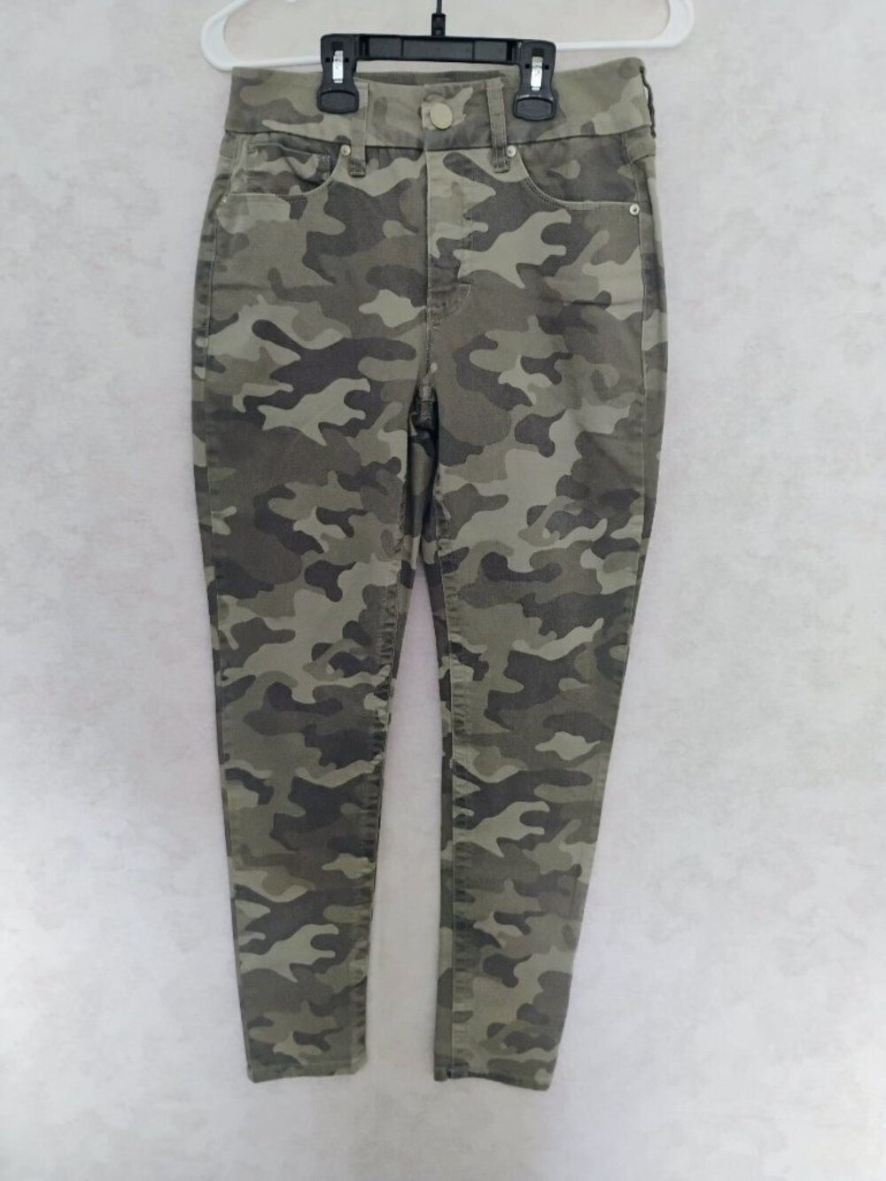 Seven7 Tummyless Camo Skinny Jeans size 6